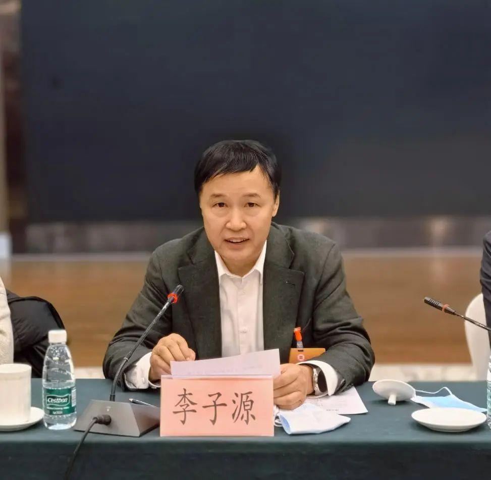 △中国工业大奖工作委委员李子源同志介绍第八届中国工业大奖 2024 年工作计划 △中国工业大奖工作委委员李子源同志介绍第八届中国工业大奖 2024 年工作计划